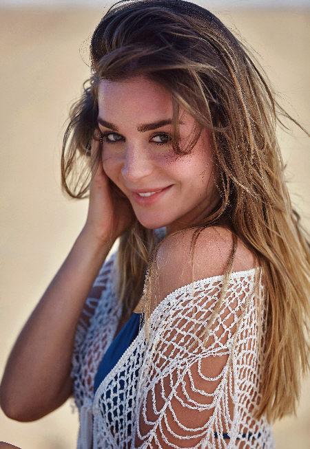 HollyRandall Lily C - Lifes A Beach