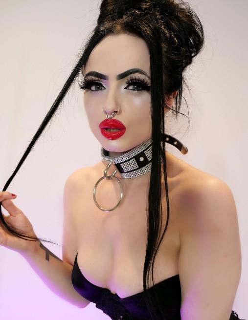 [ManyVids.com] Empress Poison Collection - MegaPack