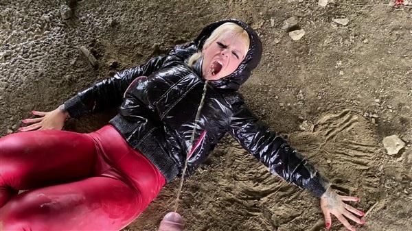 Devil Sophie - Fully Injected Three Holes Ao Anale Hardcore Bitch (1080p)