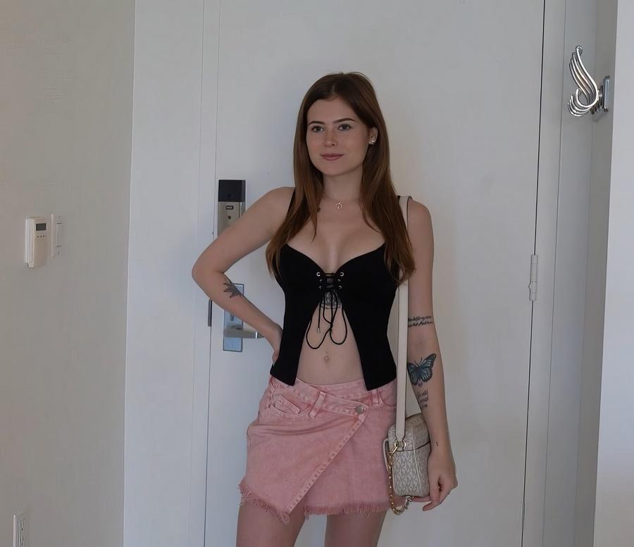 Chloe Wildd - The Babysitter FullHD 1080p