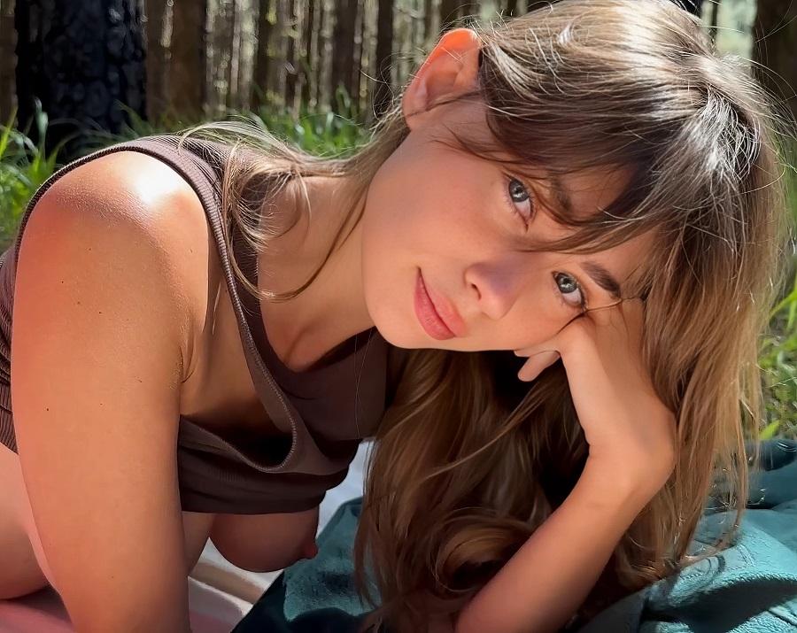 Anna Ralphs - Forest Blow FullHD 1080p