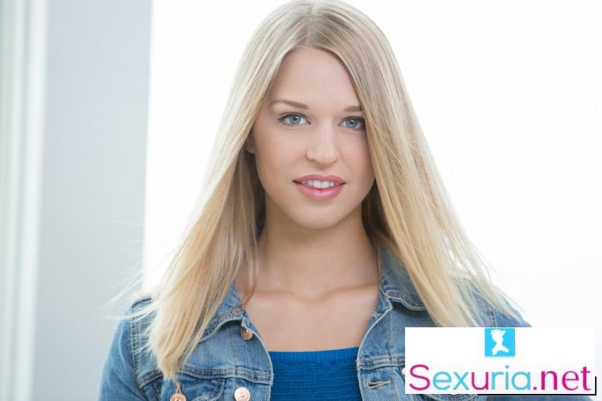 Lacey Johnson - Perfect Blonde Girl Squirts on Big Black Cock - 1080p