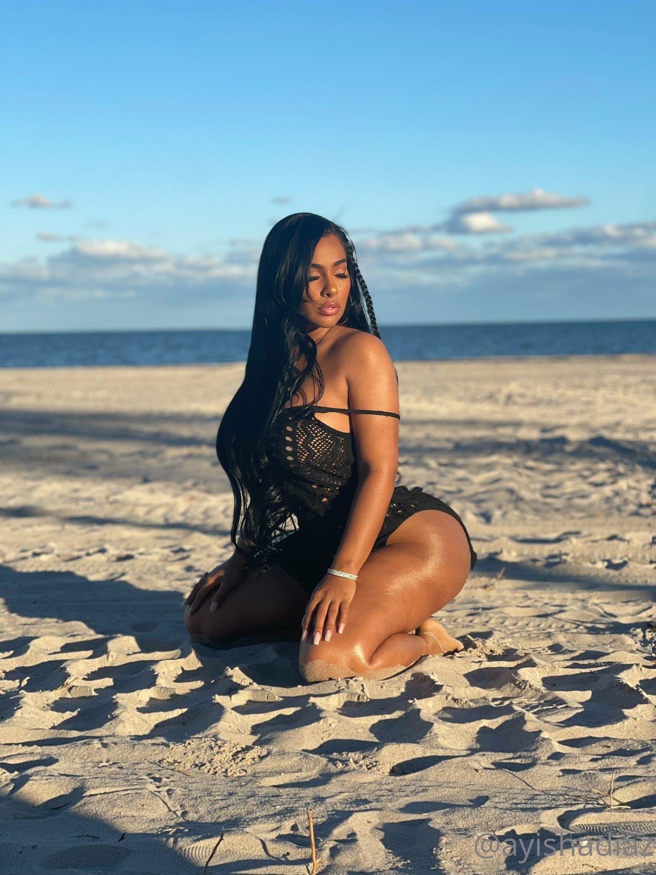 Ayisha Diaz - Onlyfans Pictures