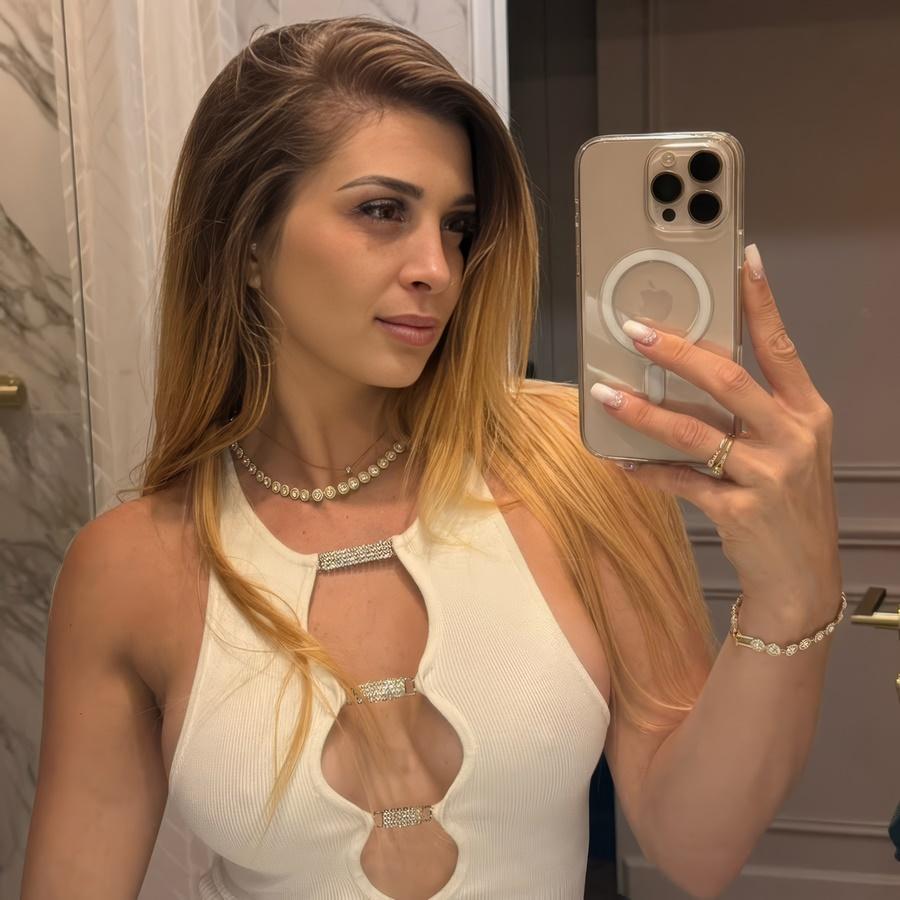 Maeva Sinaloa - He Fucks Me And Cums On My Slutty Face In The Shower While My Husband Is In The Living Room. FullHD 1080p