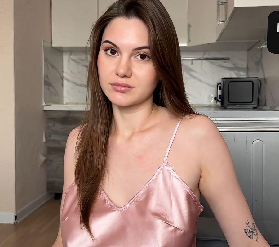 Kisselka - Stepmom Sent Me Naked Photos But It Was Her Plan To See My Dick FullHD 1080p