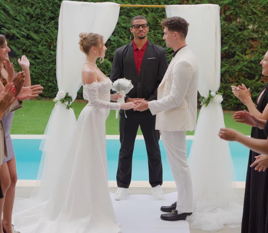 Amalia Davis - Slut Bride Wedding Threesome UltraHD/4K 2160p