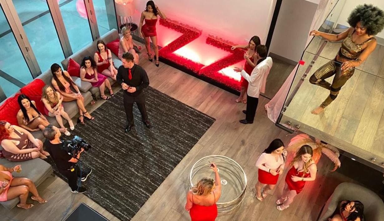 Bunny Colby, Keira Croft, Scarlit Scandal, Aubree Valentine - Valentines Day Affair Unseen Moments SD/1080p