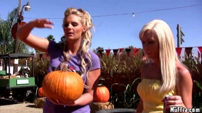 Jessica Lynn, Phoenix Marie - Halloween Head